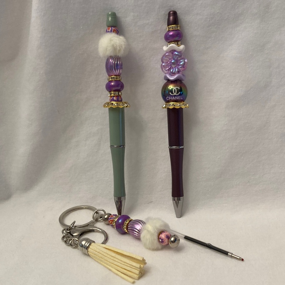 Set of 2 Beaded Pens And 1 Matching Keychain New, Handmade.